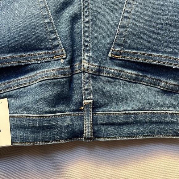 Max Stretch Blue Jeans - Picture 2 of 6